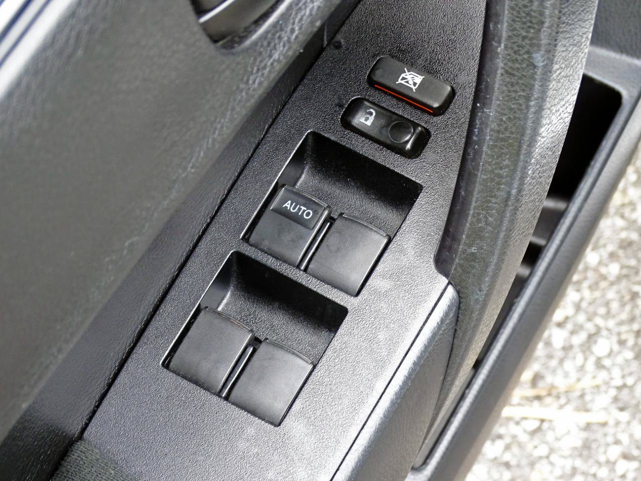 Used 2017 Toyota Corolla L FWD image 16