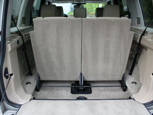 Used 2016 Land Rover LR4 HSE image 24