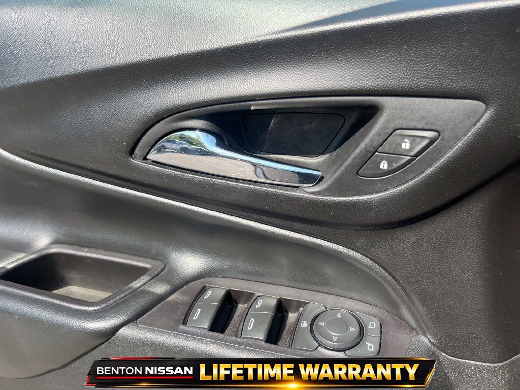 Used 2018 Chevrolet Equinox LT FWD image 13