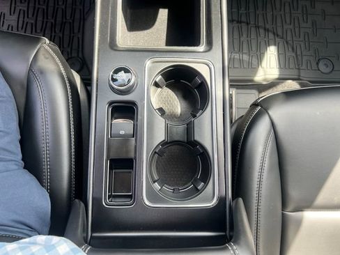 Certified 2024 Lincoln Corsair AWD image 30