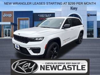 Used 2023 Jeep Grand Cherokee Limited w/ Black Appearance Package AWD/4WD video 1