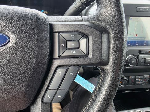 Used 2019 Ford F150 XLT w/ Equipment Group 302A Luxury AWD/4WD image 17