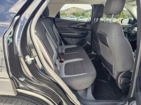 Used 2023 Chevrolet TrailBlazer LT w/ Convenience Package FWD image 12