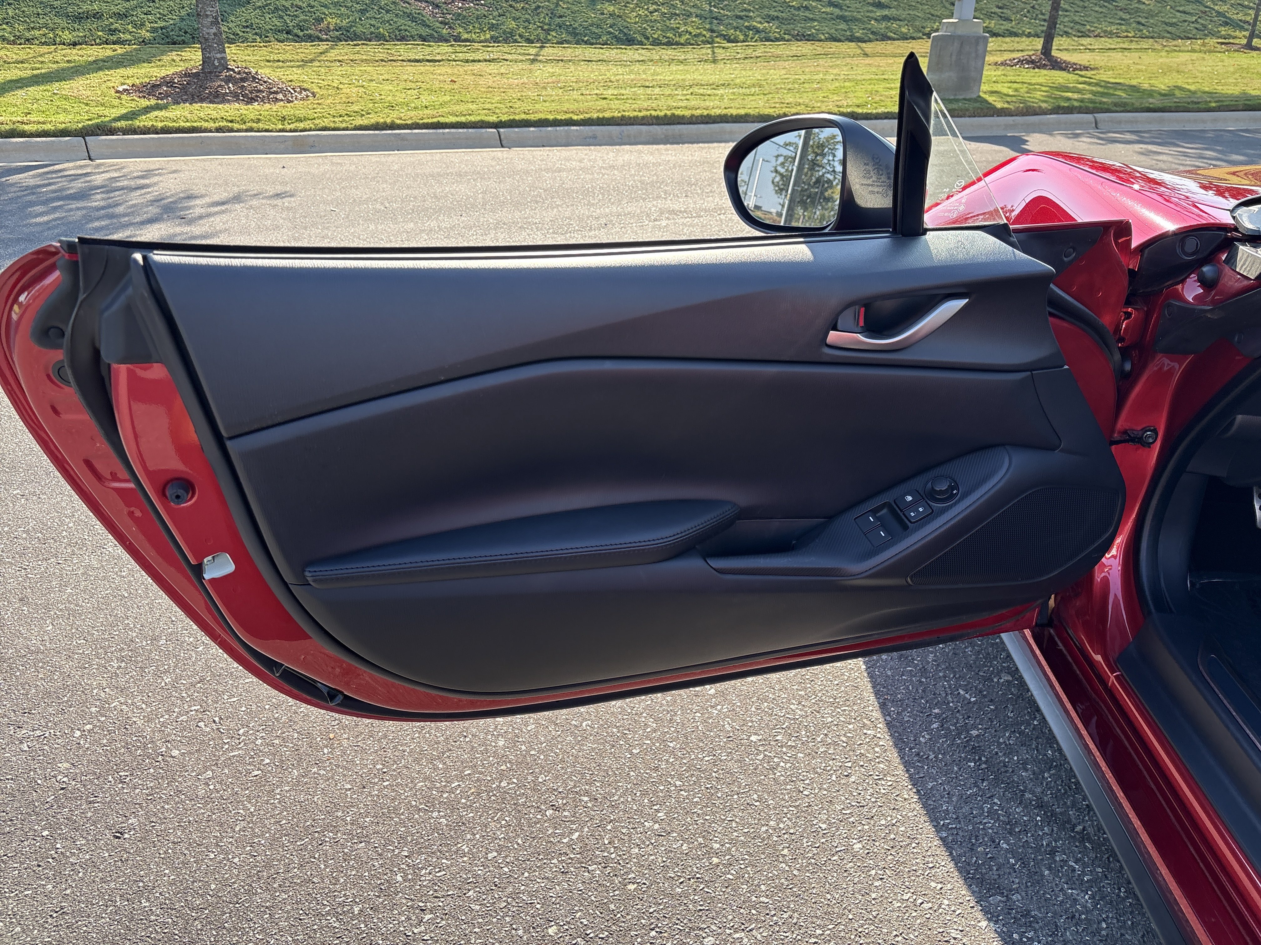 Used 2026 MAZDA MX-5 Miata Sport w/ Interior Package RWD image 15