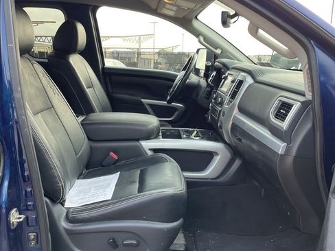 Used 2017 Nissan Titan PRO-4X w/ Pro-4x Convenience Package image 8