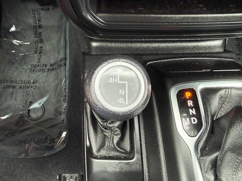 Used 2020 Jeep Wrangler Sport AWD/4WD image 44
