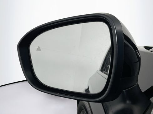 Used 2025 Nissan Ariya FWD image 16