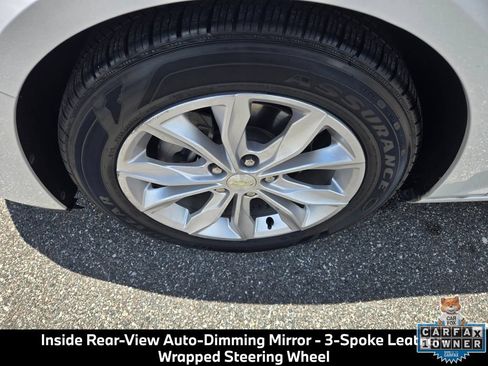 Used 2019 Chevrolet Malibu LT w/ Leather Package FWD image 14
