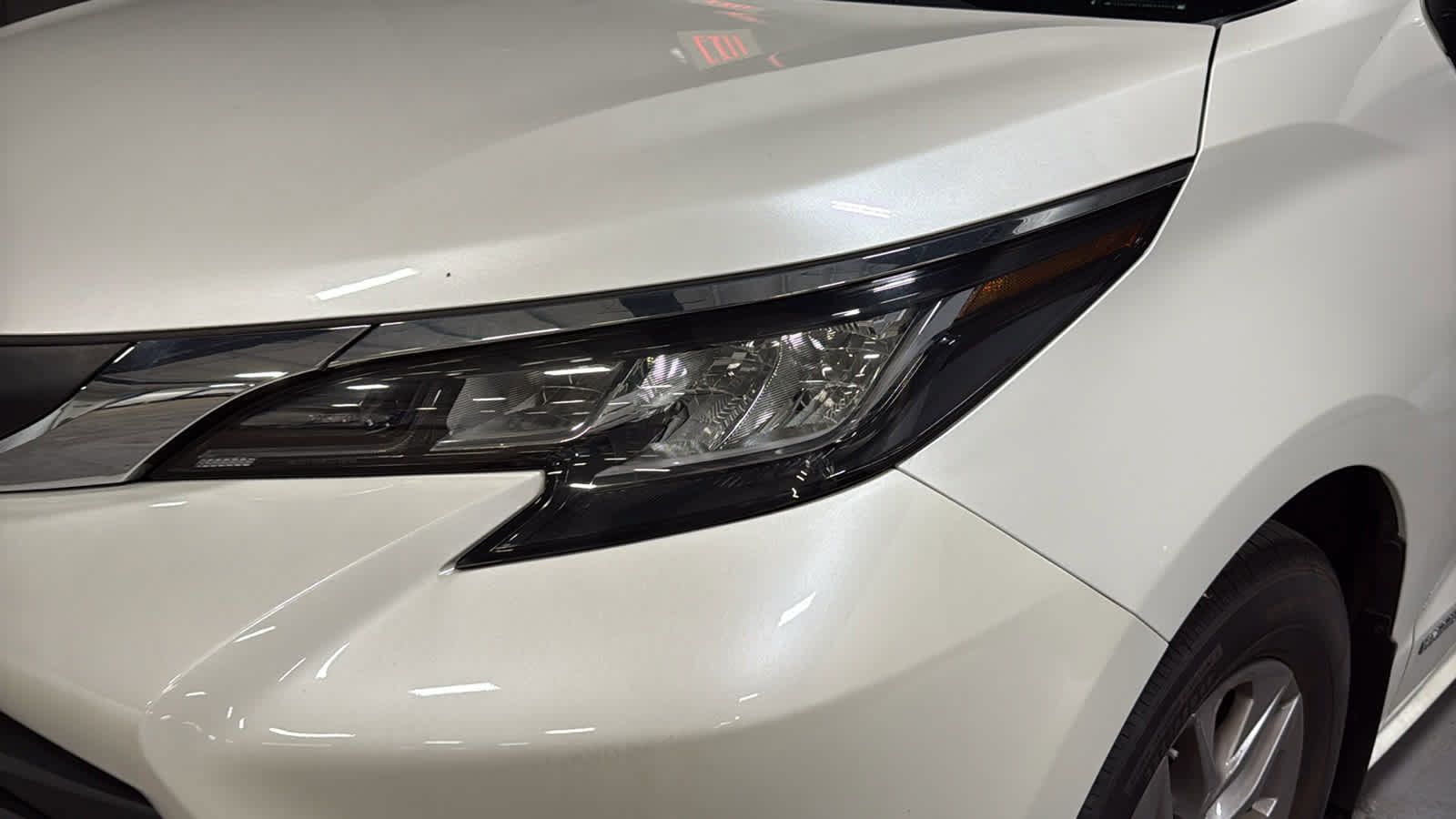 Used 2021 Toyota Sienna XLE w/ XLE Plus Package AWD/4WD image 7