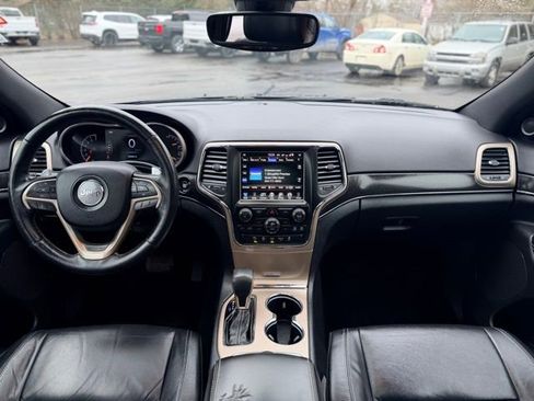 Used 2017 Jeep Grand Cherokee Limited image 23