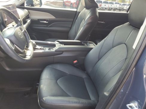 Used 2024 Toyota Grand Highlander AWD image 9