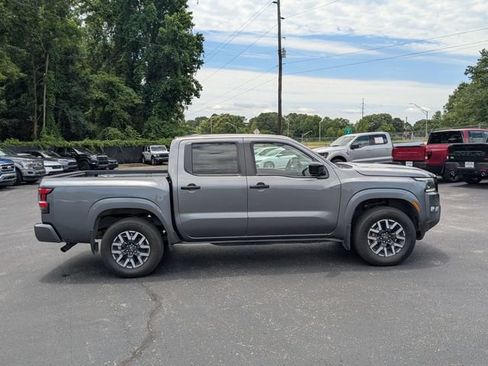 Used 2024 Nissan Frontier SL AWD/4WD image 7