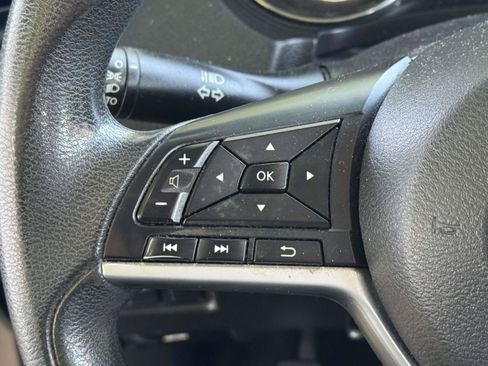 Used 2020 Nissan Rogue S FWD image 16