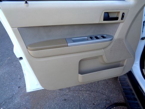 Used 2012 Ford Escape XLT image 16