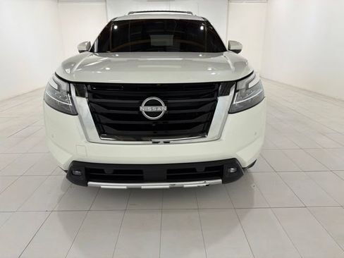 Used 2023 Nissan Pathfinder Platinum AWD/4WD image 8
