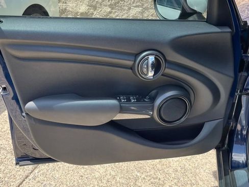 Used 2015 MINI Cooper 4-Door Hardtop image 35