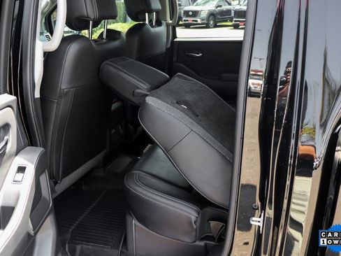Used 2024 Nissan Frontier SL w/ Technology Package image 30