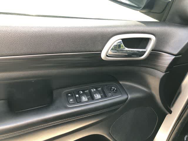 Certified 2020 Jeep Grand Cherokee Altitude AWD/4WD image 32