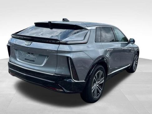 Used 2024 Cadillac Lyriq Luxury AWD/4WD image 5