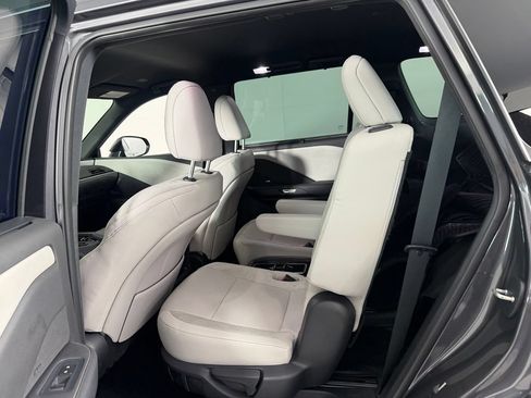 Used 2025 Lexus TX 550h AWD Plug-In Hybrid w/ Technology Package image 27