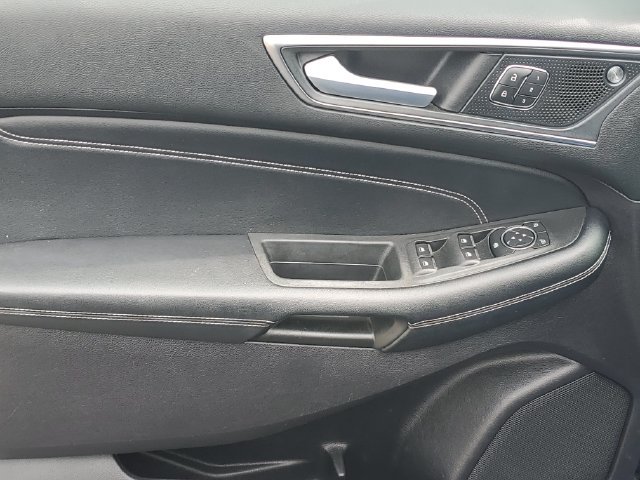 Used 2022 Ford Edge Titanium w/ Equipment Group 301A AWD/4WD image 16