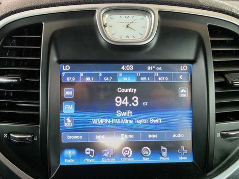 Used 2013 Chrysler 300 w/ Driver Convenience Group RWD image 27