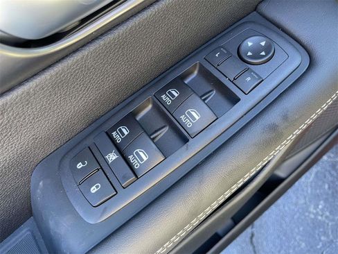 New 2026 Chrysler Pacifica Select image 27