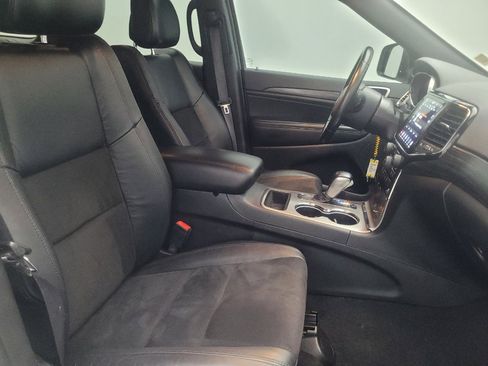 Used 2022 Jeep Grand Cherokee Laredo X RWD image 21