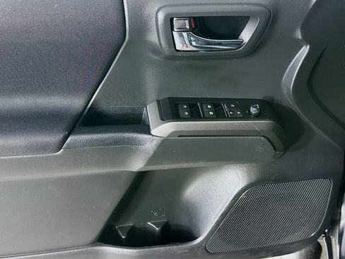 Used 2022 Toyota Tacoma TRD Sport AWD/4WD image 22
