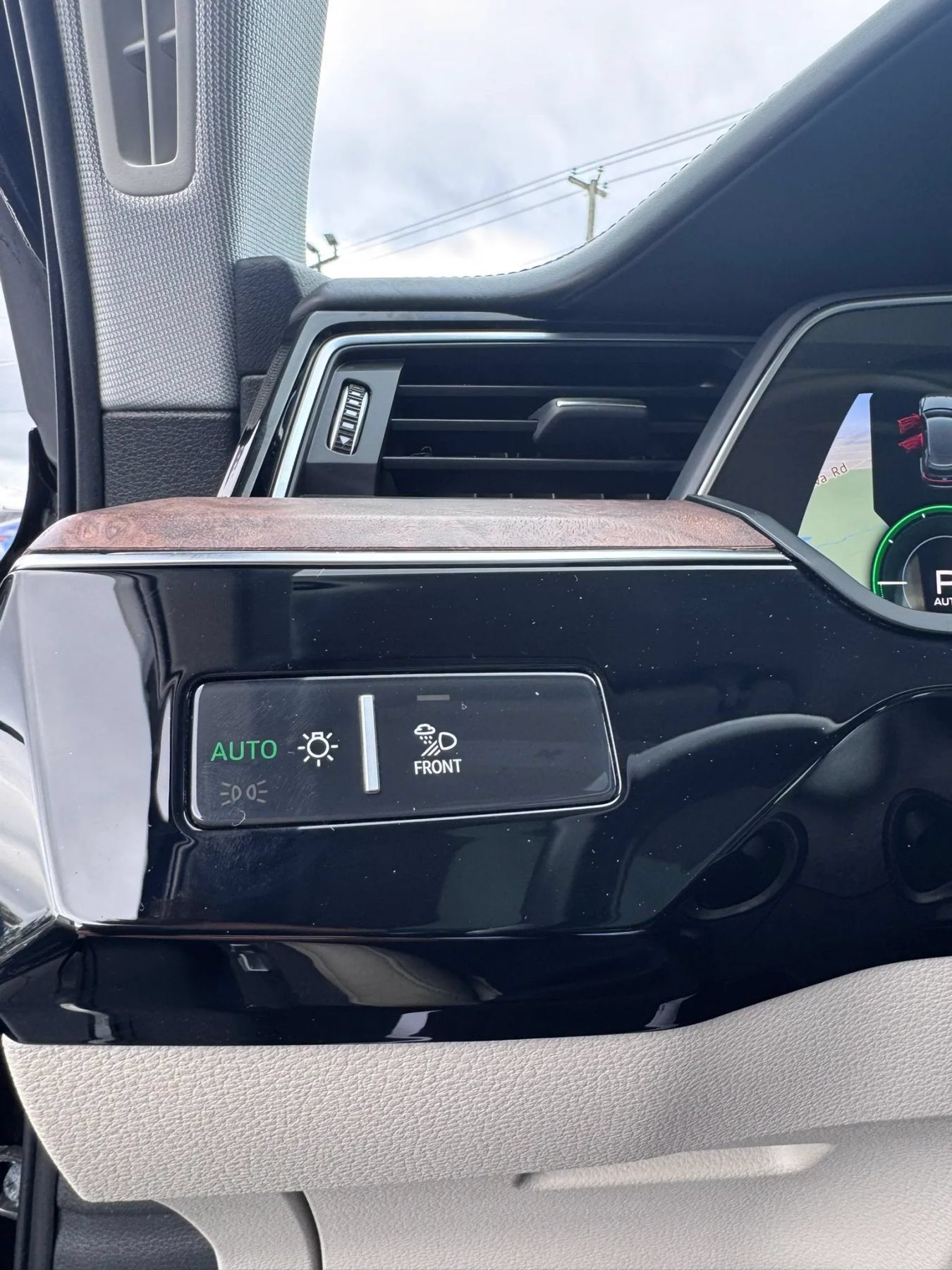 Used 2019 Audi e-tron Prestige w/ Prestige Package AWD/4WD image 27