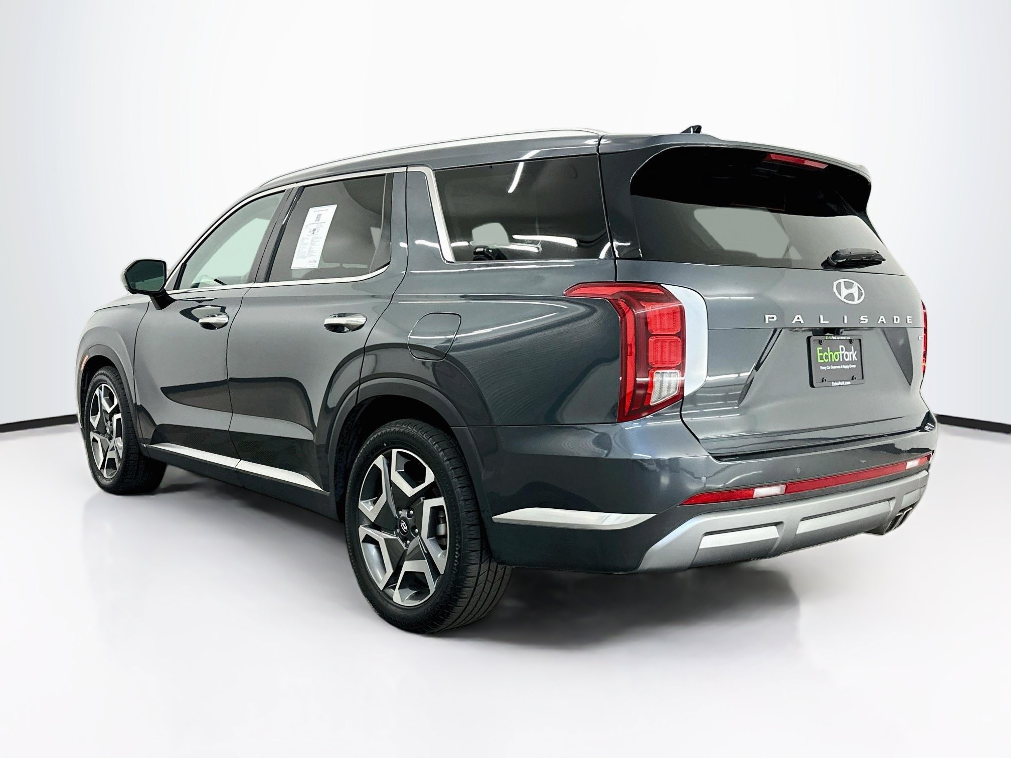 Used 2024 Hyundai Palisade Limited AWD/4WD image 5