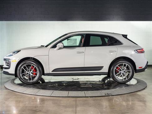 New 2026 Porsche Macan S image 2