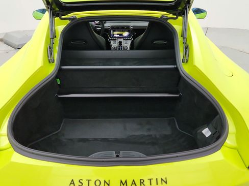 Used 2025 Aston Martin V8 Vantage Coupe image 20