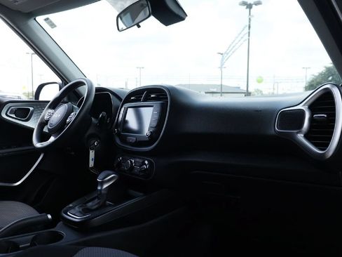 Used 2024 Kia Soul LX w/ Option Group 015 FWD image 15