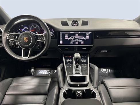 Used 2021 Porsche Cayenne image 13