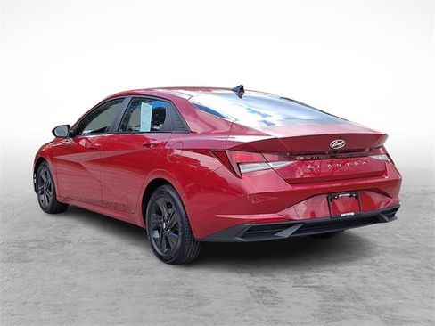 Used 2023 Hyundai Elantra SEL w/ Cargo Package image 4