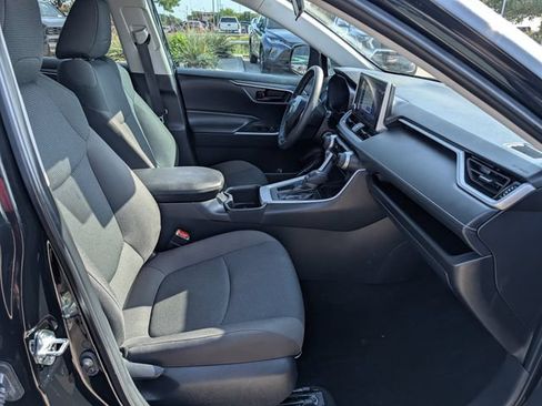 Used 2025 Toyota RAV4 LE FWD image 31