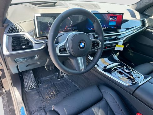 New 2026 BMW X7 xDrive40i w/ M Sport Package AWD/4WD image 7