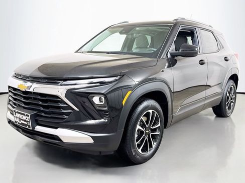 New 2026 Chevrolet TrailBlazer LT w/ LT Cold Weather Package AWD/4WD image 1