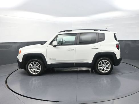 Used 2017 Jeep Renegade Latitude AWD/4WD image 4