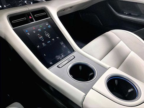 Used 2022 Porsche Taycan Turbo S image 20