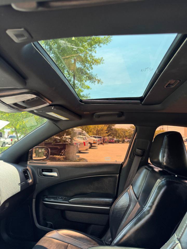 Used 2020 Dodge Charger SXT w/ Leather Interior Group RWD image 14