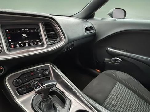 Used 2020 Dodge Challenger SXT image 18