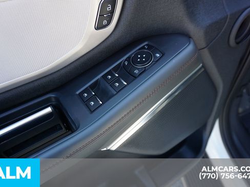 Used 2025 Ford Expedition Active AWD/4WD image 36