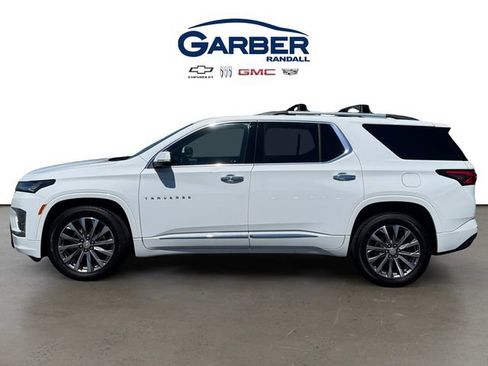 Used 2023 Chevrolet Traverse Premier AWD/4WD image 2