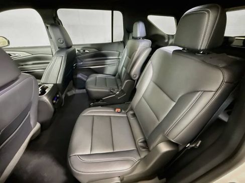 New 2026 Chevrolet Traverse LT w/ Driver Confidence Package AWD/4WD image 25