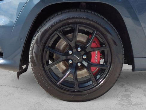 Used 2021 Jeep Grand Cherokee SRT image 17