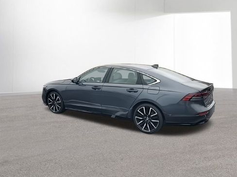 Used 2023 Honda Accord Touring image 6