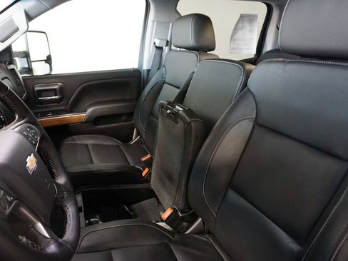 Used 2019 Chevrolet Silverado 2500 LTZ w/ Duramax Plus Package image 23