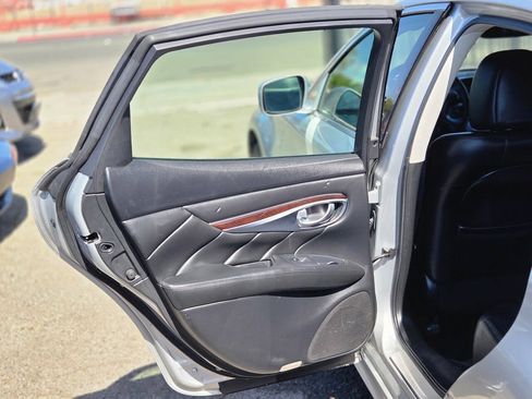 Used 2012 INFINITI M35 w/ Premium Pkg RWD image 27